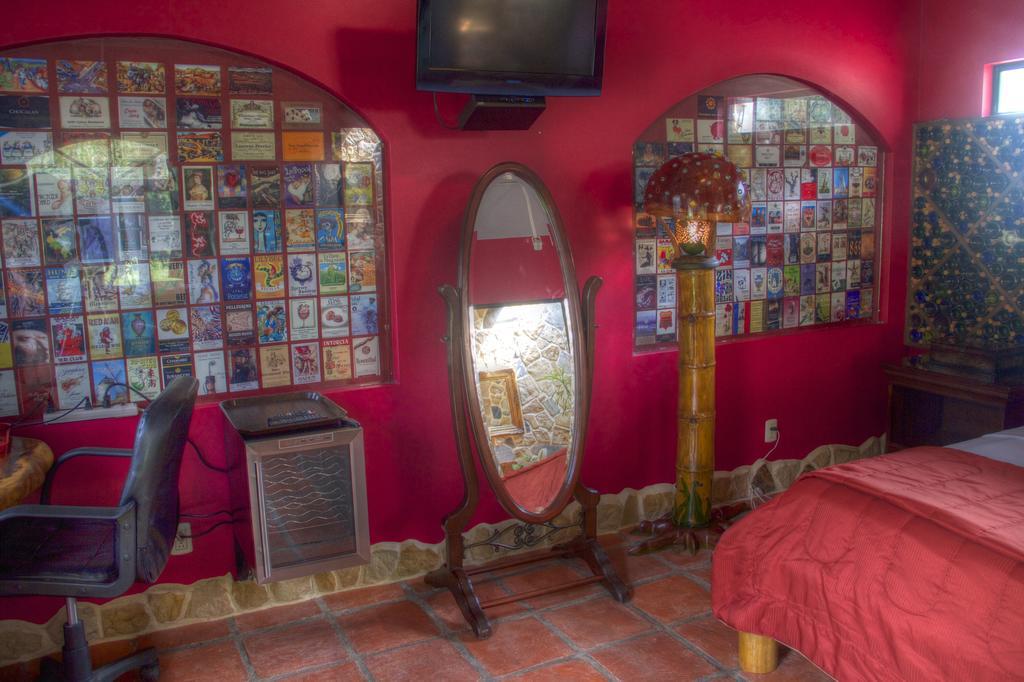 Gingerbread Restaurant & Hotel Nuevo Arenal Quarto foto