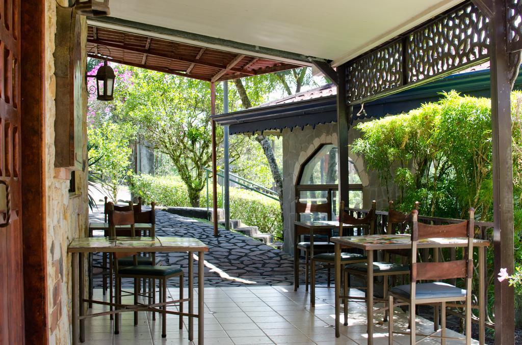 Gingerbread Restaurant & Hotel Nuevo Arenal Exterior foto